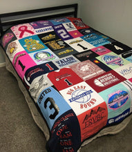 Load image into Gallery viewer, Volleyball - T-shirt - Quilt - on - Queen bed - Julie - Moss - Replay - Quilts